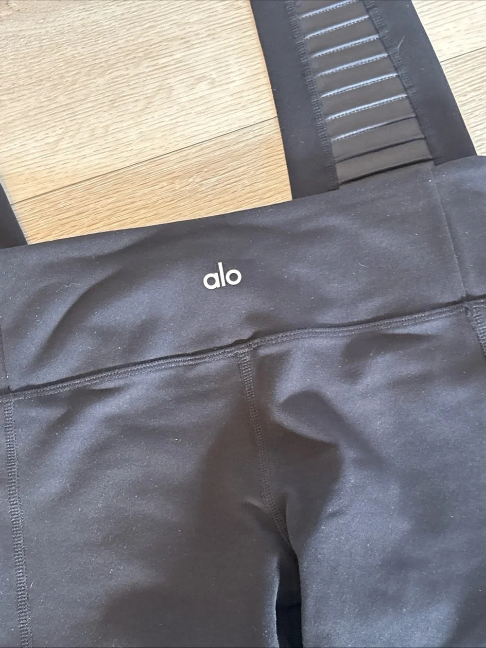 ALO Yoga excellent no